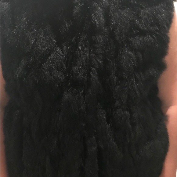 Fur zip up vest. Leather collar inside. - Picture 2 of 5